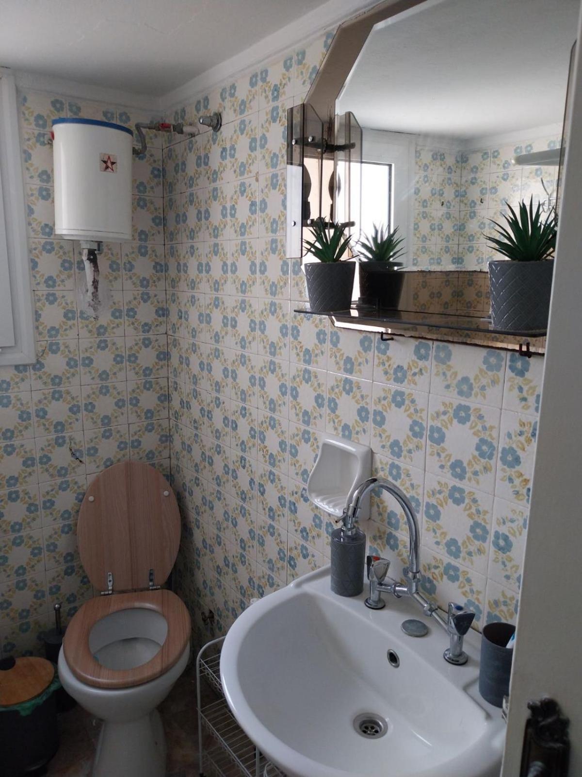 אתונה Cozy & Bright Home 50M From Subway -Agios Antonios מראה חיצוני תמונה