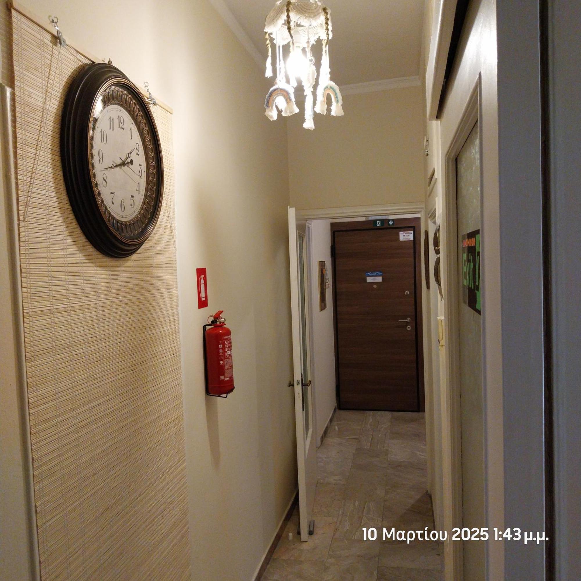 אתונה Cozy & Bright Home 50M From Subway -Agios Antonios מראה חיצוני תמונה