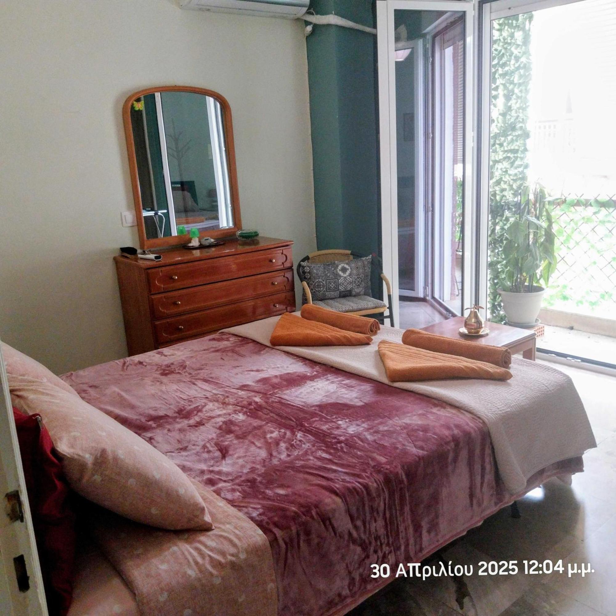 אתונה Cozy & Bright Home 50M From Subway -Agios Antonios מראה חיצוני תמונה